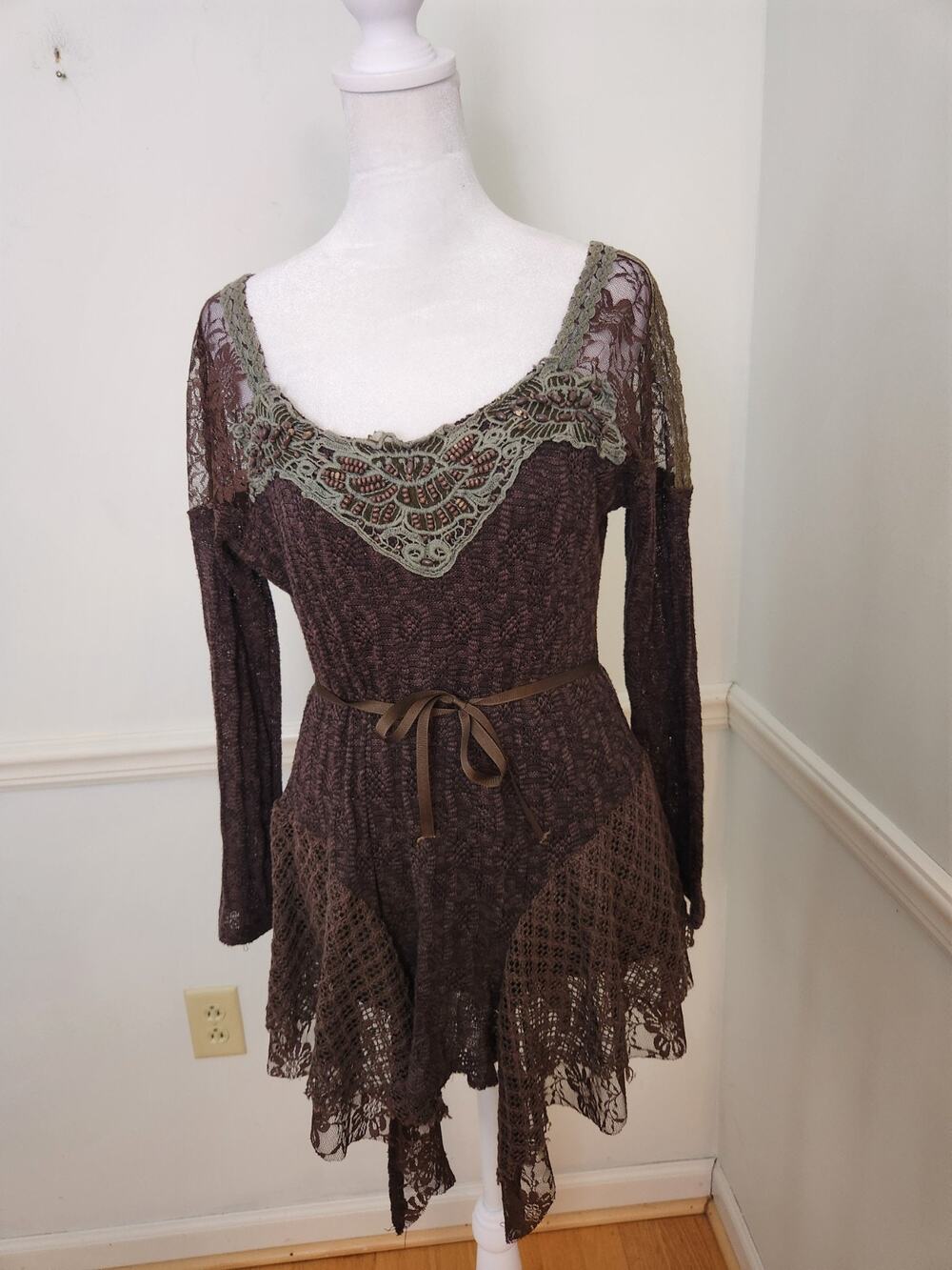 READ Y2K Pretty Angel Tunic Shirt Sz Medium Brown Fairy Grunge Boho Assymetrical